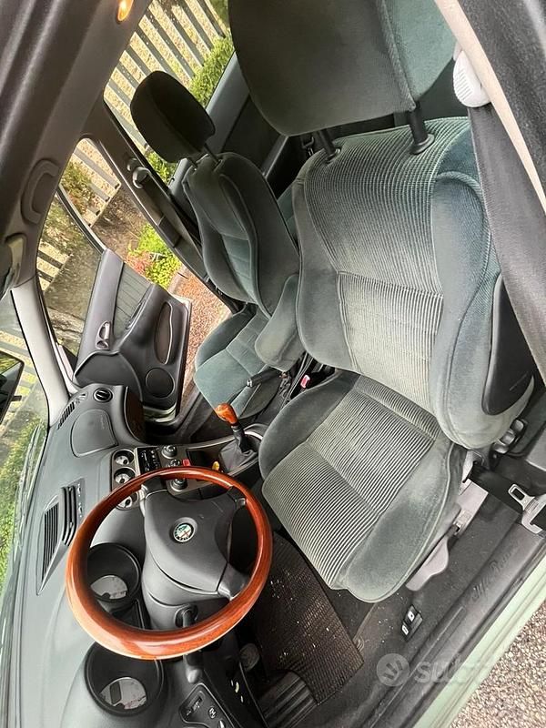 Usata Alfa Romeo 156 144 CV (105 kW) 2000 Verde Berlina