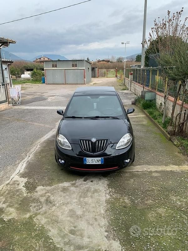 Usata Lancia Ypsilon 69 CV (50 kW) 2004 Nero Utilitaria