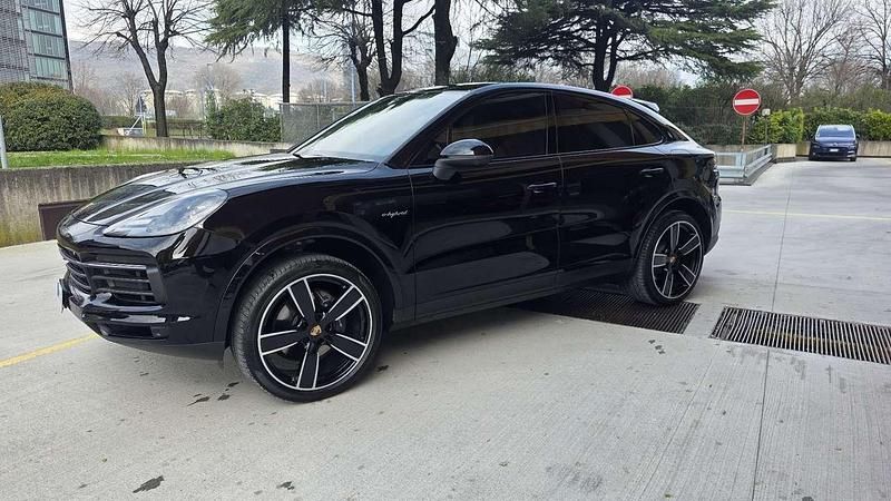 Usata Porsche Cayenne 340 CV (250 kW) 2023 Nero SUV