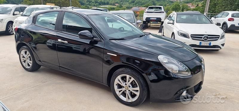 Usata Alfa Romeo Giulietta Distinctive 120 CV (88 kW) 2015 Nero Utilitaria