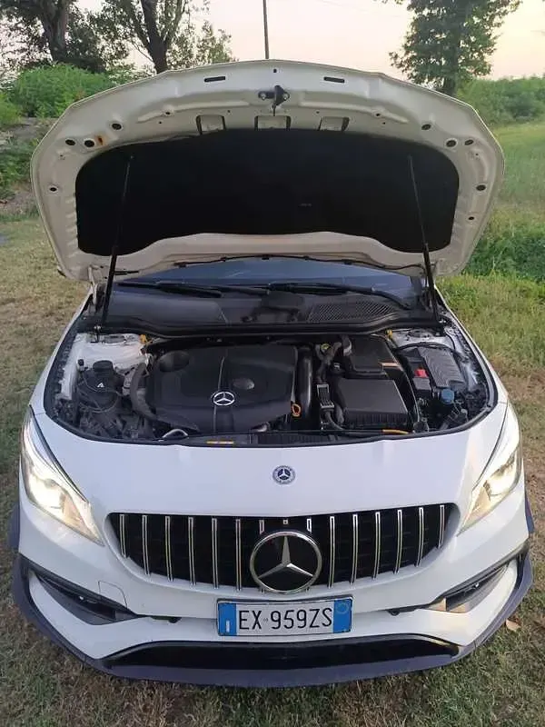 Usata Mercedes CLA200 170 CV (125 kW) 2015 Bianco Coupé