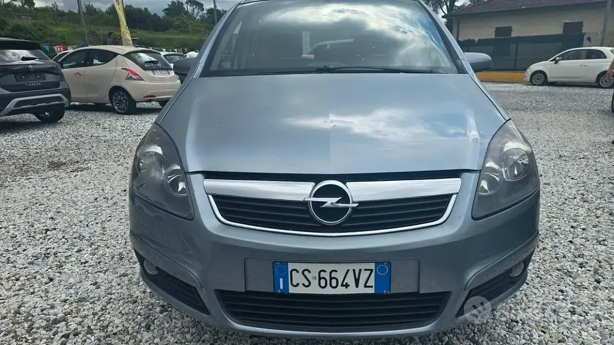 Usata Opel Zafira 139 CV (102 kW) 2006 Bluazzurro Monovolume