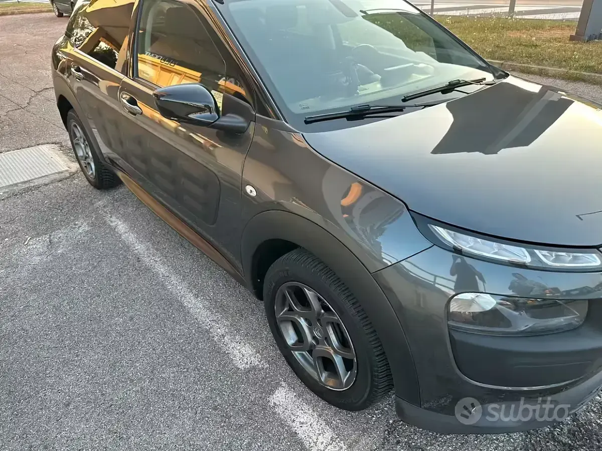 Usata Citroën C4 Cactus Feel 82 CV (60 kW) 2016 Grigio Utilitaria