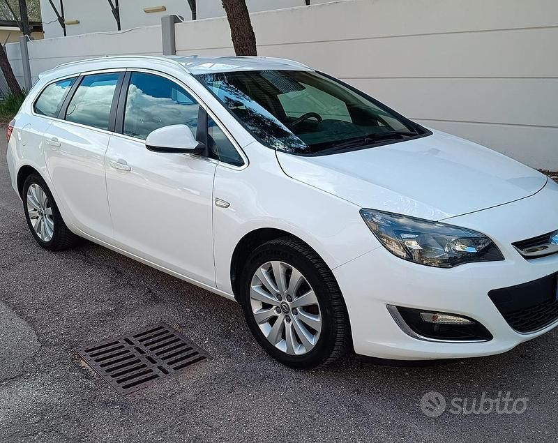 Usata Opel Astra Cosmo 2016 Bianco Station wagon