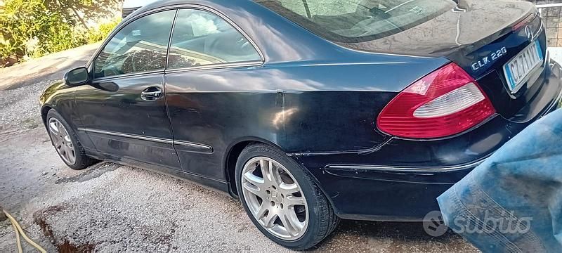 Usata Mercedes CLK220 150 CV (110 kW) 2006 Nero Coupé