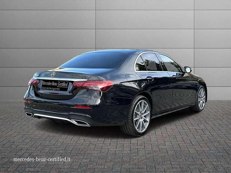 Usata Mercedes E300 Premium 194 CV (142 kW) 2023 Nero Berlina