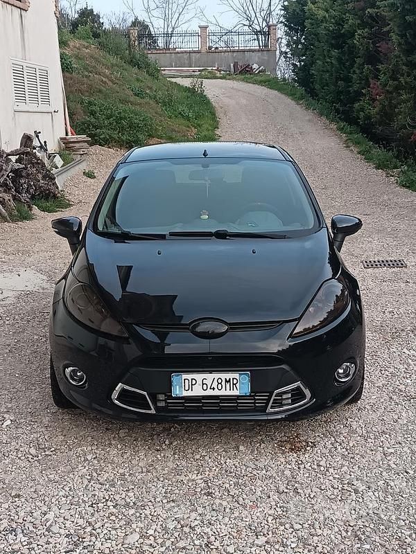 Usata Ford Fiesta 2009 Nero Utilitaria
