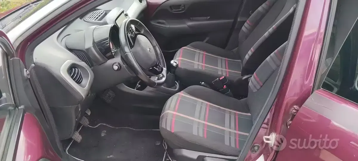 Usata Peugeot 108 69 CV (50 kW) 2016 Viola Utilitaria