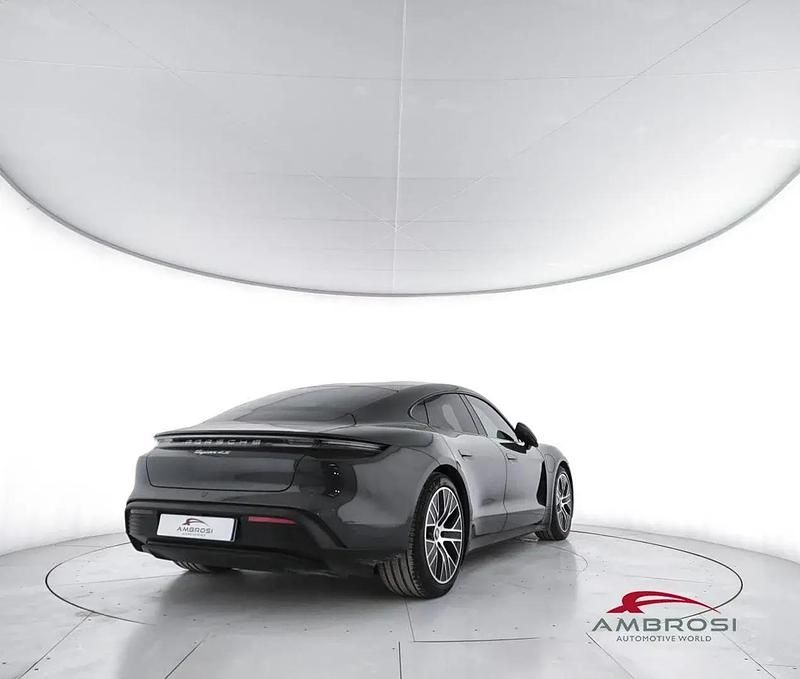 Usata Porsche Taycan 4S Performance Package 517 kW (703 CV) 2023 Grigio Berlina