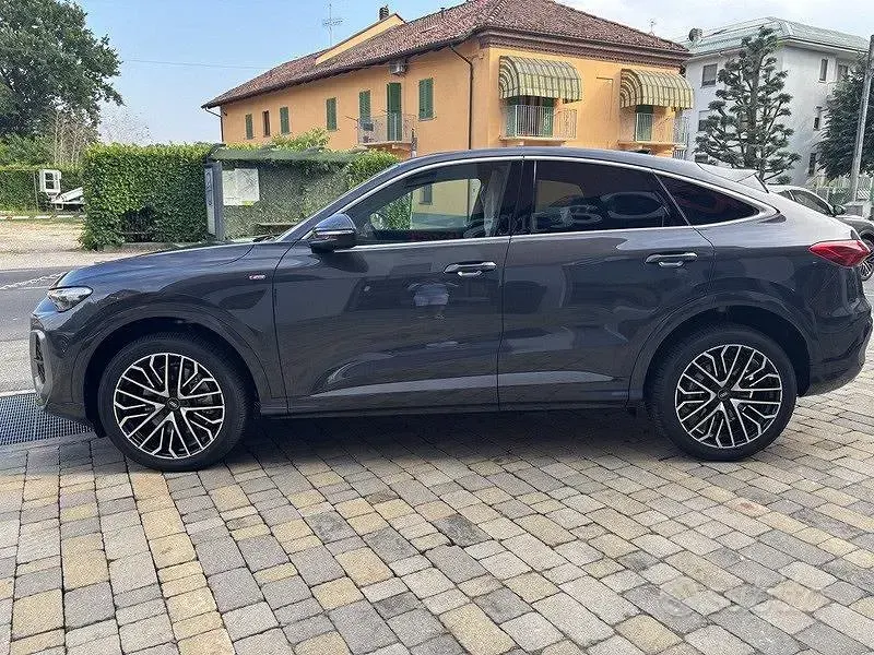 Nuova Audi Q5 Sportback Ambiente 204 CV (150 kW) 2025 Grigio SUV