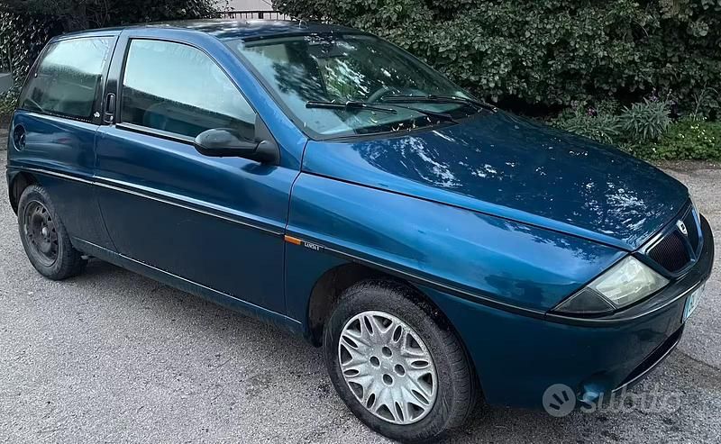 Usata Lancia Ypsilon 60 CV (44 kW) 2000 Blu Utilitaria