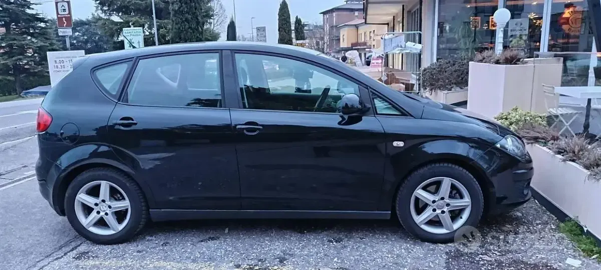 Usata Seat Altea 90 CV (66 kW) 2017 Blu Monovolume