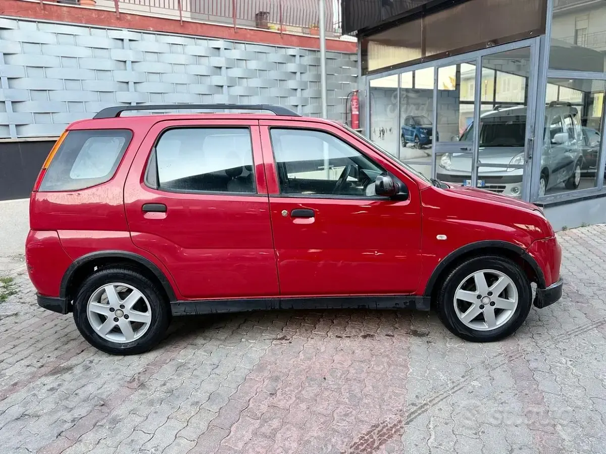 Usata Suzuki Ignis 69 CV (50 kW) 2004 Rosso Utilitaria