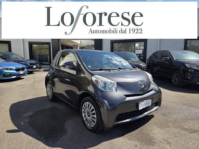 Usata Toyota iQ Trend 68 CV (50 kW) 2013 Grigio scuro metallizzato Utilitaria