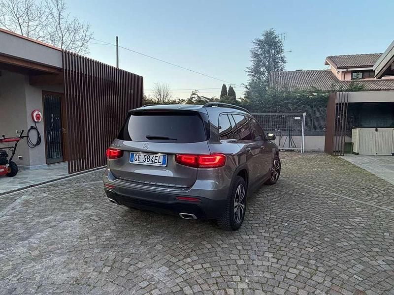 Usata Mercedes GLB200 150 CV (110 kW) 2021 Grigio SUV