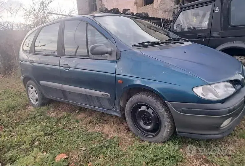 Usata Renault Scenic E-Tech 90 CV (66 kW) 1998 Blu Berlina