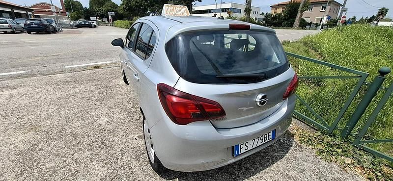 Usata Opel Corsa 90 CV (66 kW) 2018 Grigio Berlina