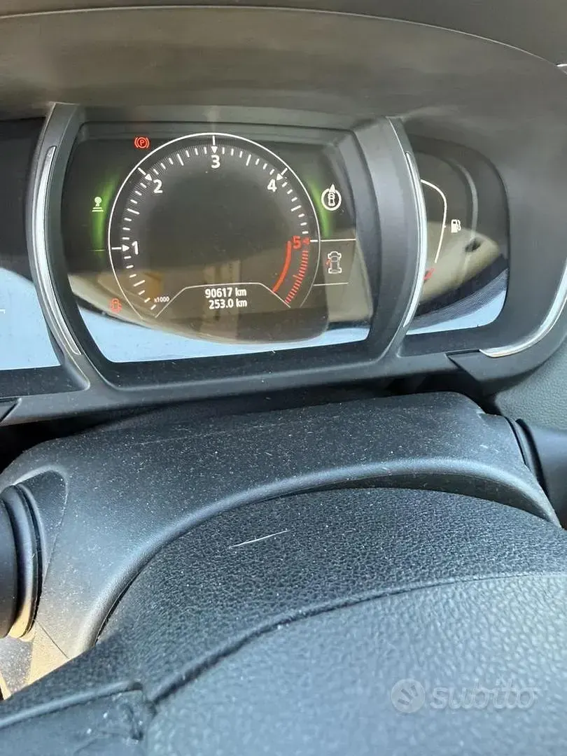 Usata Renault Scénic 110 CV (80 kW) 2017 Nero Monovolume