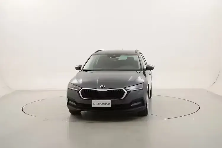Usata Skoda Octavia Executive 150 CV (110 kW) 2021 Grigio Station wagon