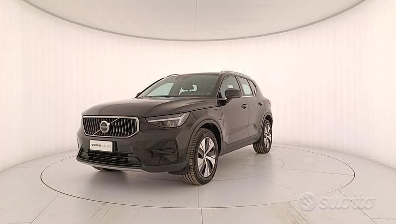 Nero Usata 2023 Volvo XC40 SUV | 28.900 € (Cara) - Immagine 1/4