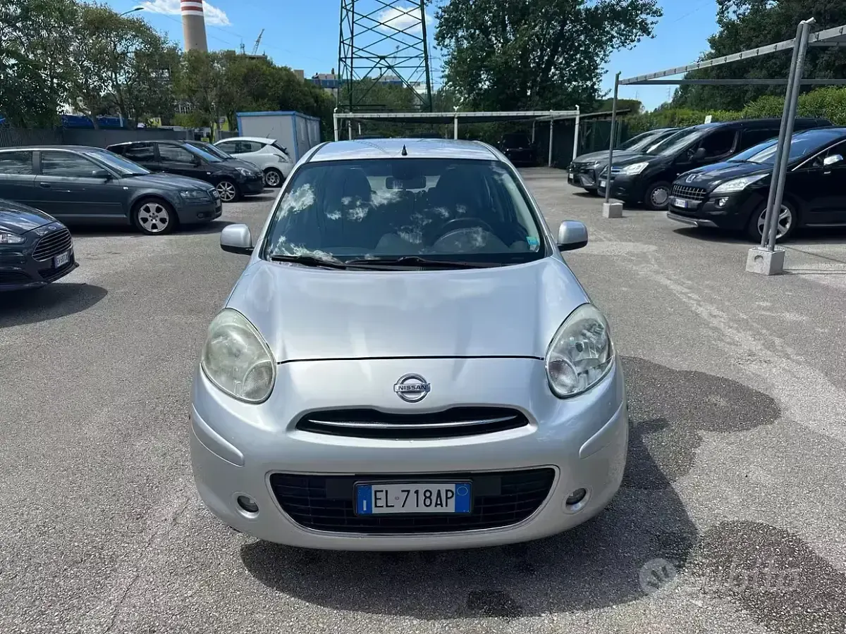 Usata Nissan Micra Tekna 80 CV (58 kW) 2012 Grigio Utilitaria