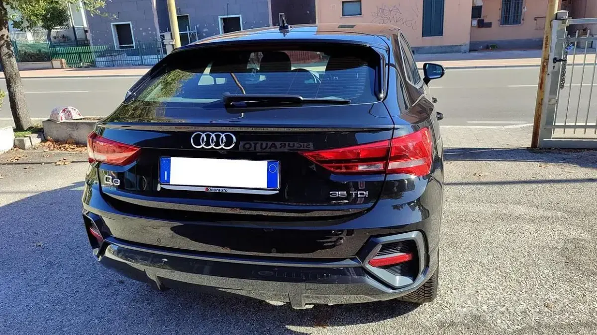 Usata Audi Q3 Sportback Sport 150 CV (110 kW) 2024 Nero metallizzato SUV