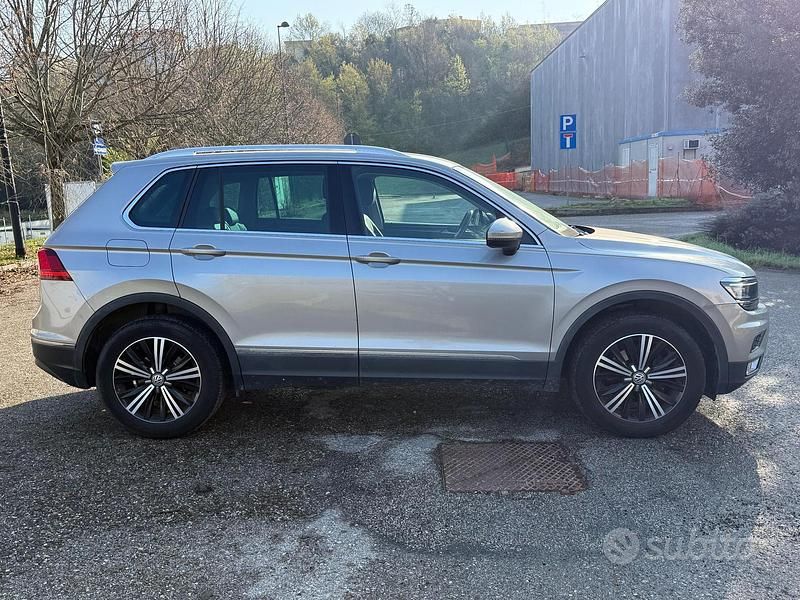 Gebraucht VW Tiguan Executive 150 PS (110 kW) 2016 Grau SUV