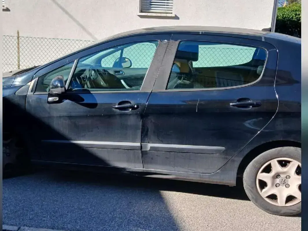 Usata Peugeot 308 92 CV (67 kW) 2011 Nero Berlina