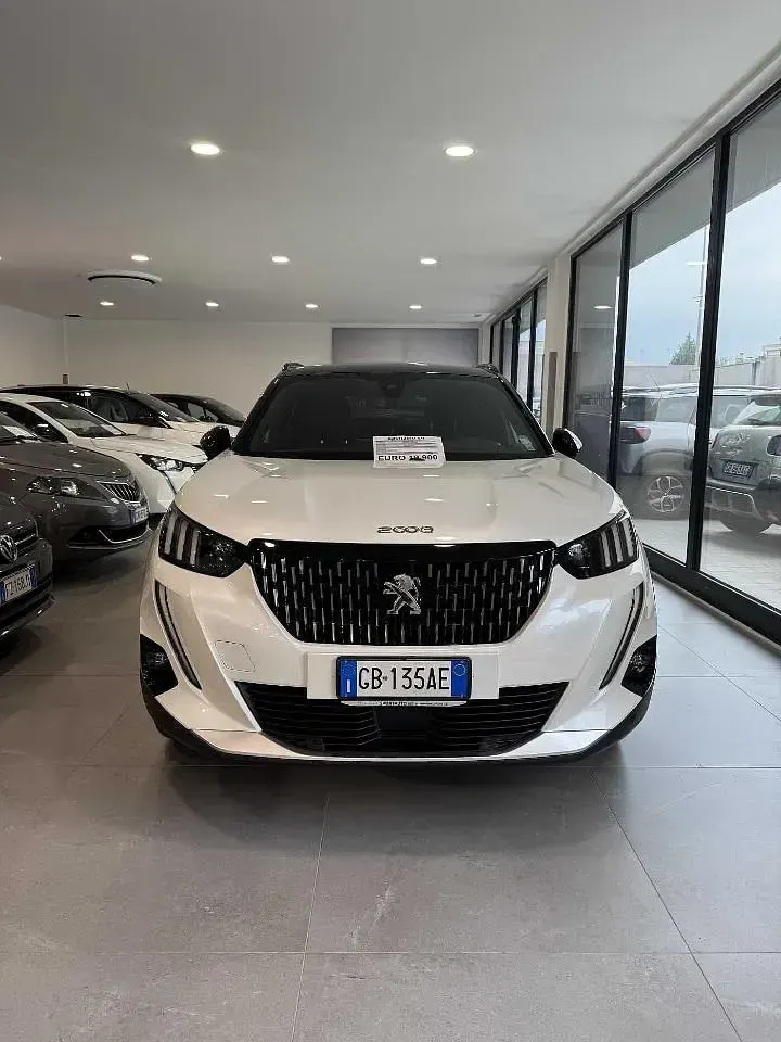 Usata Peugeot 2008 GT-line 155 CV (114 kW) 2020 Bianco SUV