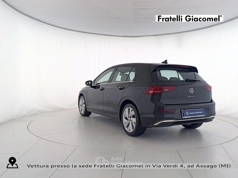 Usata VW Golf VIII Style 150 CV (110 kW) 2025 Grenadill black metallizzato Berlina