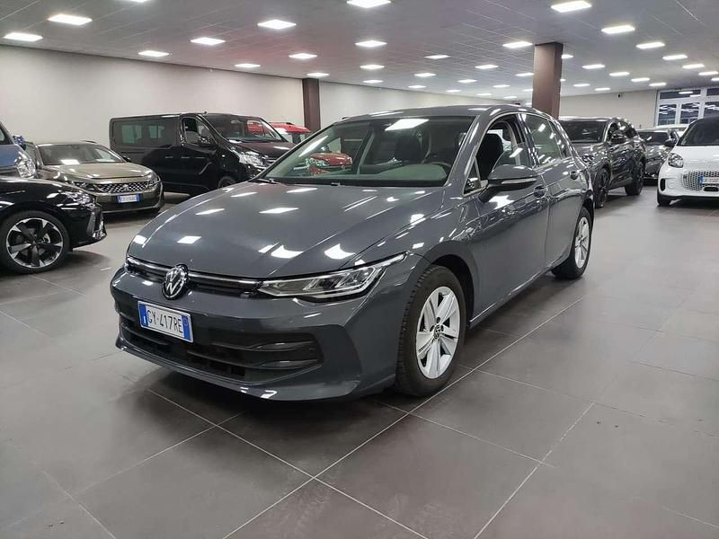 Usata VW Golf VIII Life 116 CV (85 kW) 2025 Grigio Berlina
