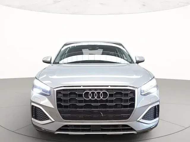 Neu Audi Q2 Advanced Plus 116 PS (85 kW) 2025 Silber SUV