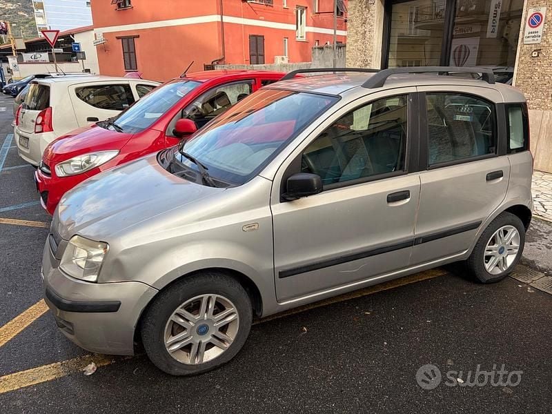Grigio Usata 2005 Fiat Panda Emotion Utilitaria | 2700 € (Super prezzo) - Immagine 1/3