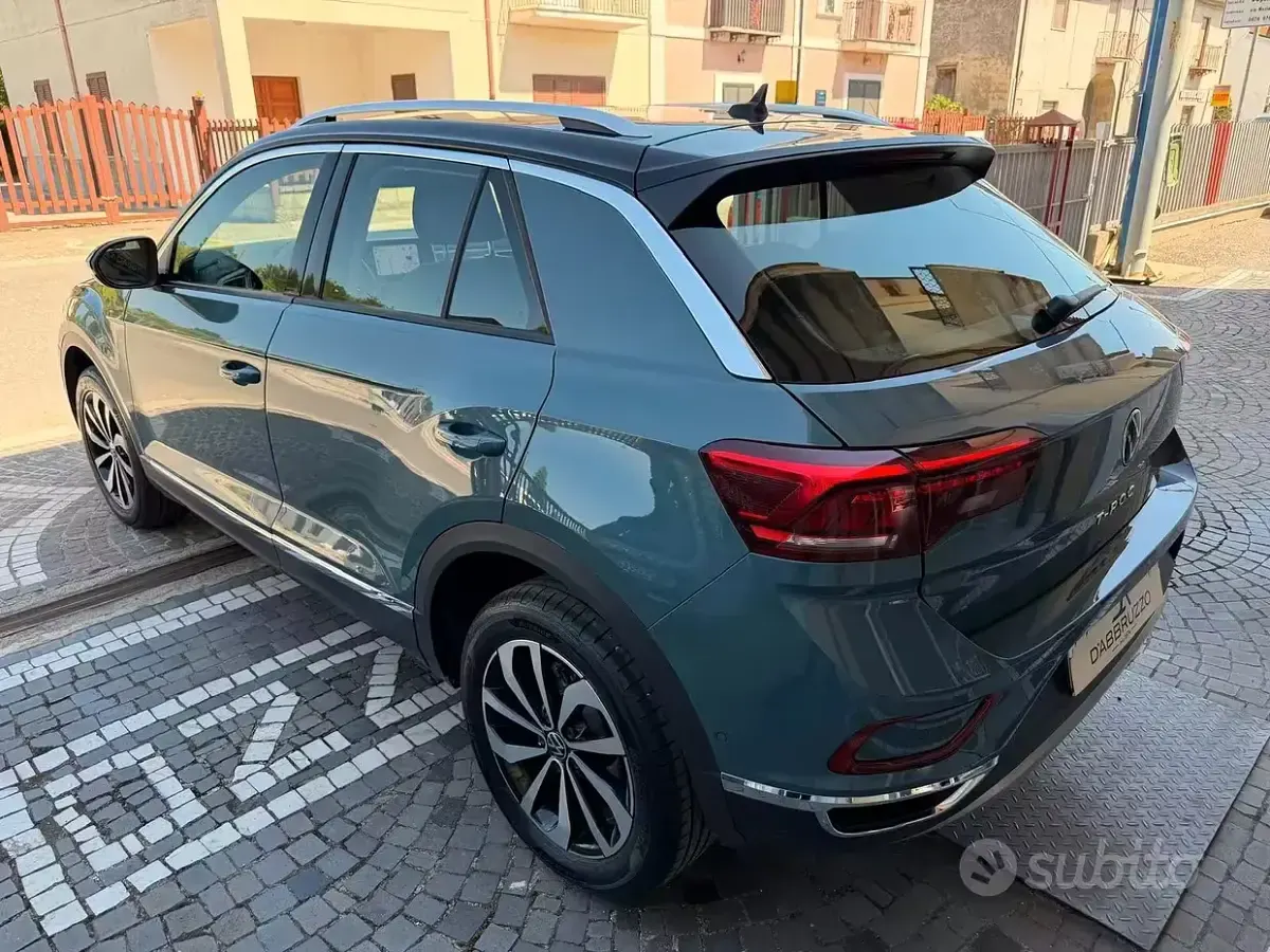 Usata VW T-Roc Style 150 CV (110 kW) 2023 Grigio SUV