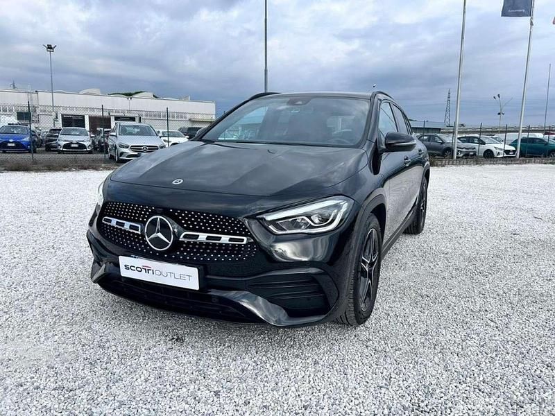 Argento alfa Usata 2023 Mercedes GLA200 Business SUV | 37.700 € (Ottimo prezzo) - Immagine 1/4