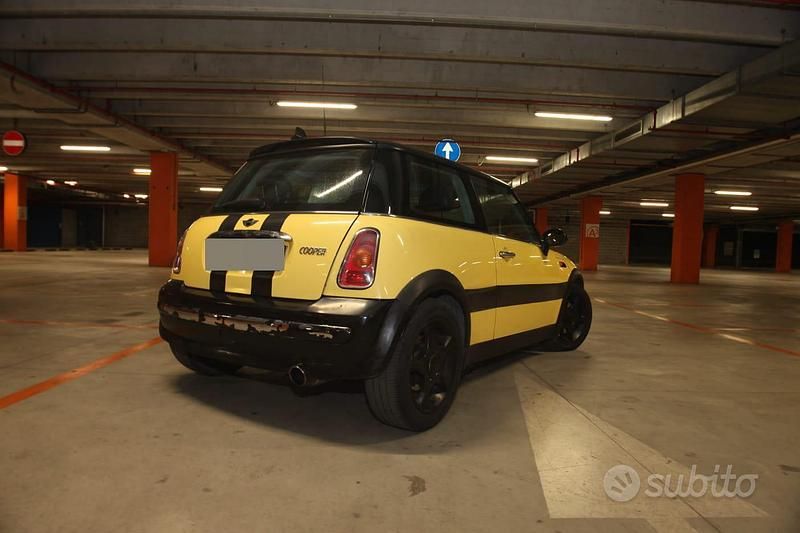 Usata Mini Cooper 116 CV (85 kW) 2003 Giallo Utilitaria