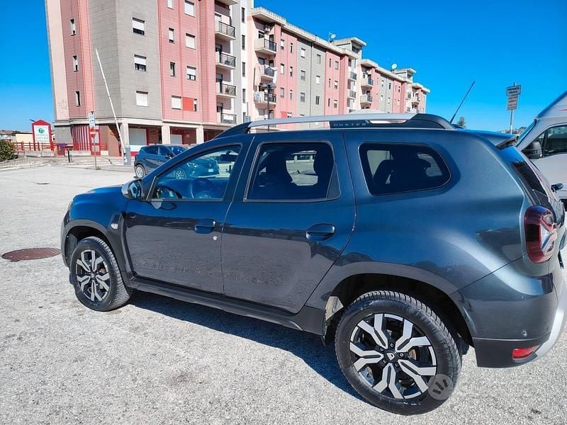 Usata Dacia Duster Prestige 116 CV (85 kW) 2022 Grigio SUV