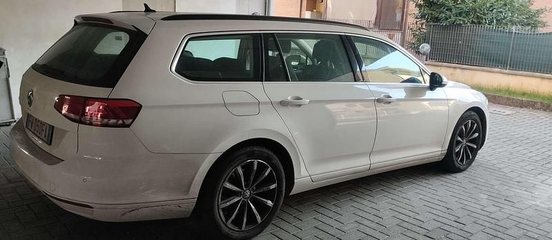 Usata VW Passat Business 150 CV (110 kW) 2019 Bianco Station wagon