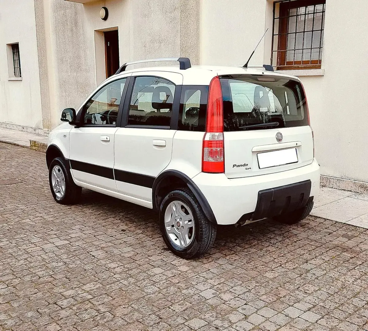 Usata Fiat Panda 4x4 Climbing 75 CV (55 kW) 2011 Bianco Utilitaria