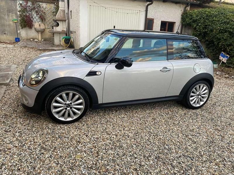 Usata Mini Cooper D 111 CV (81 kW) 2011 Argento Utilitaria