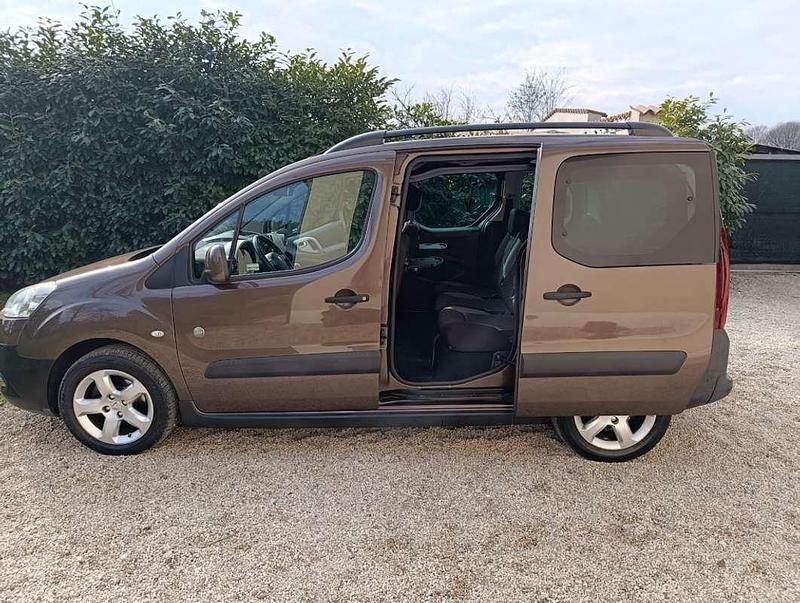 Usata Peugeot TePee Outdoor 92 CV (67 kW) 2012 Bronzo Station wagon