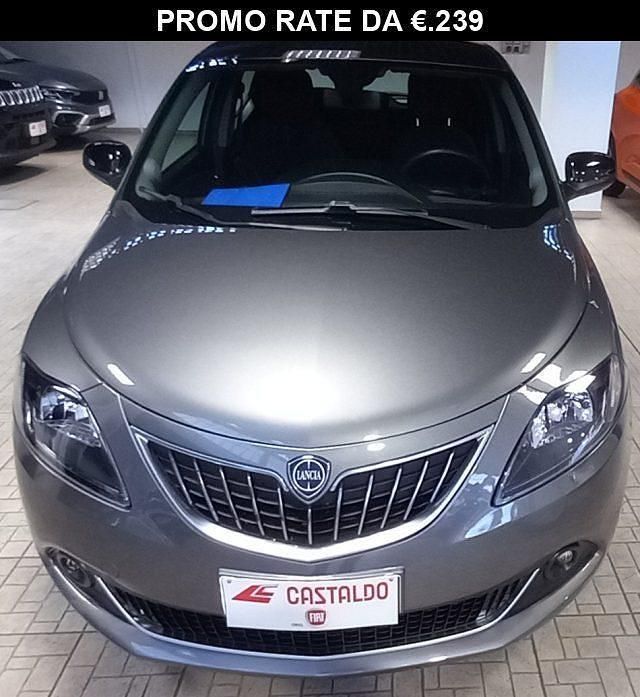 Usata Lancia Ypsilon Gold 69 CV (50 kW) 2022 Grigio Utilitaria