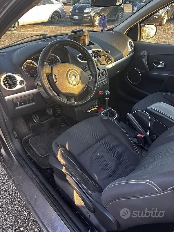 Usata Renault Clio II 70 CV (51 kW) 2010 Grigio Utilitaria
