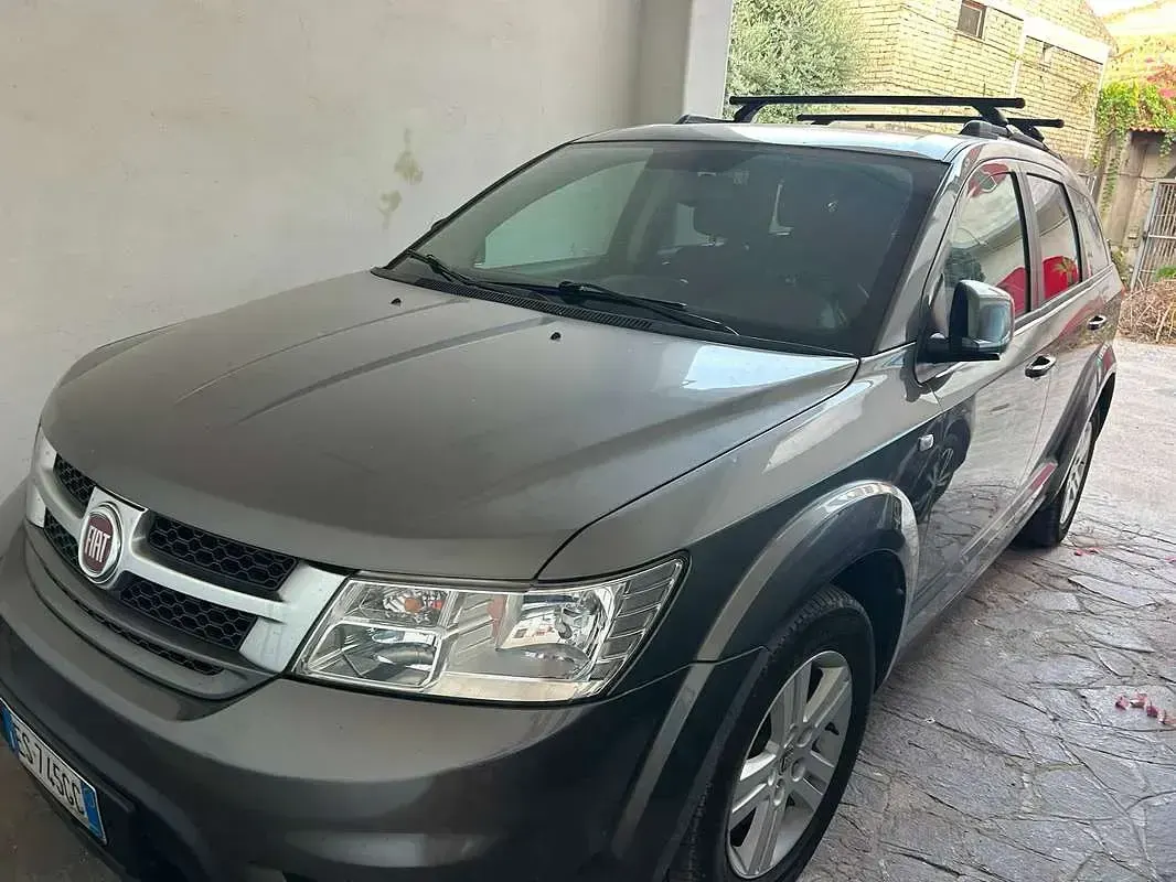 Usata Fiat Freemont Urban 140 CV (102 kW) 2013 Grigio SUV