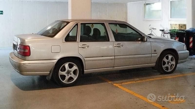 Usata Volvo S70 239 CV (175 kW) 1997 Grigio Berlina