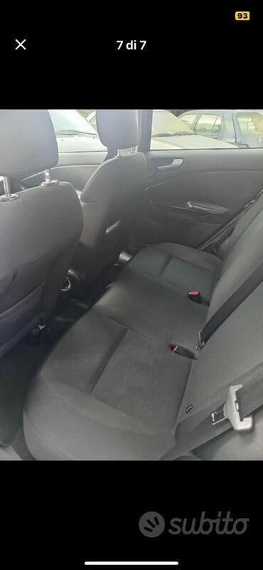 Grigio Usata 2013 Alfa Romeo Giulietta Due volumi | 8500 € (Buon prezzo) - Immagine 1/4