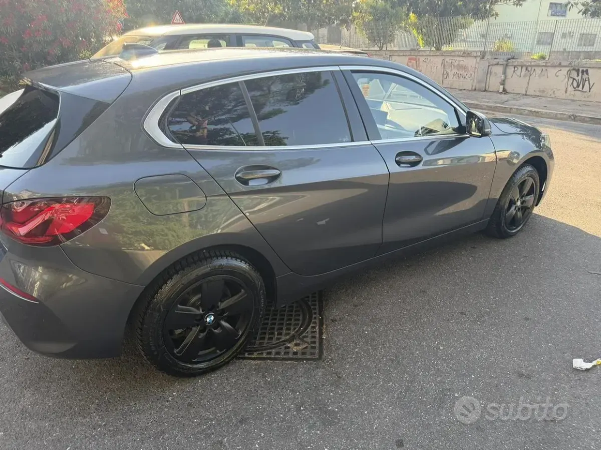 Usata BMW 118 Advantage 136 CV (100 kW) 2021 Grigio Utilitaria
