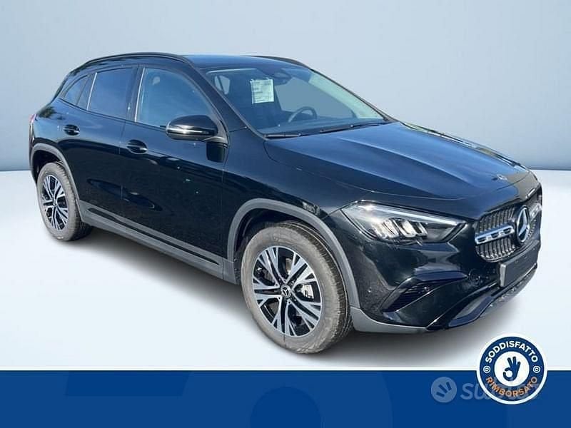 Usata Mercedes GLA200 Advanced 150 CV (110 kW) 2024 Nero metallizzato SUV