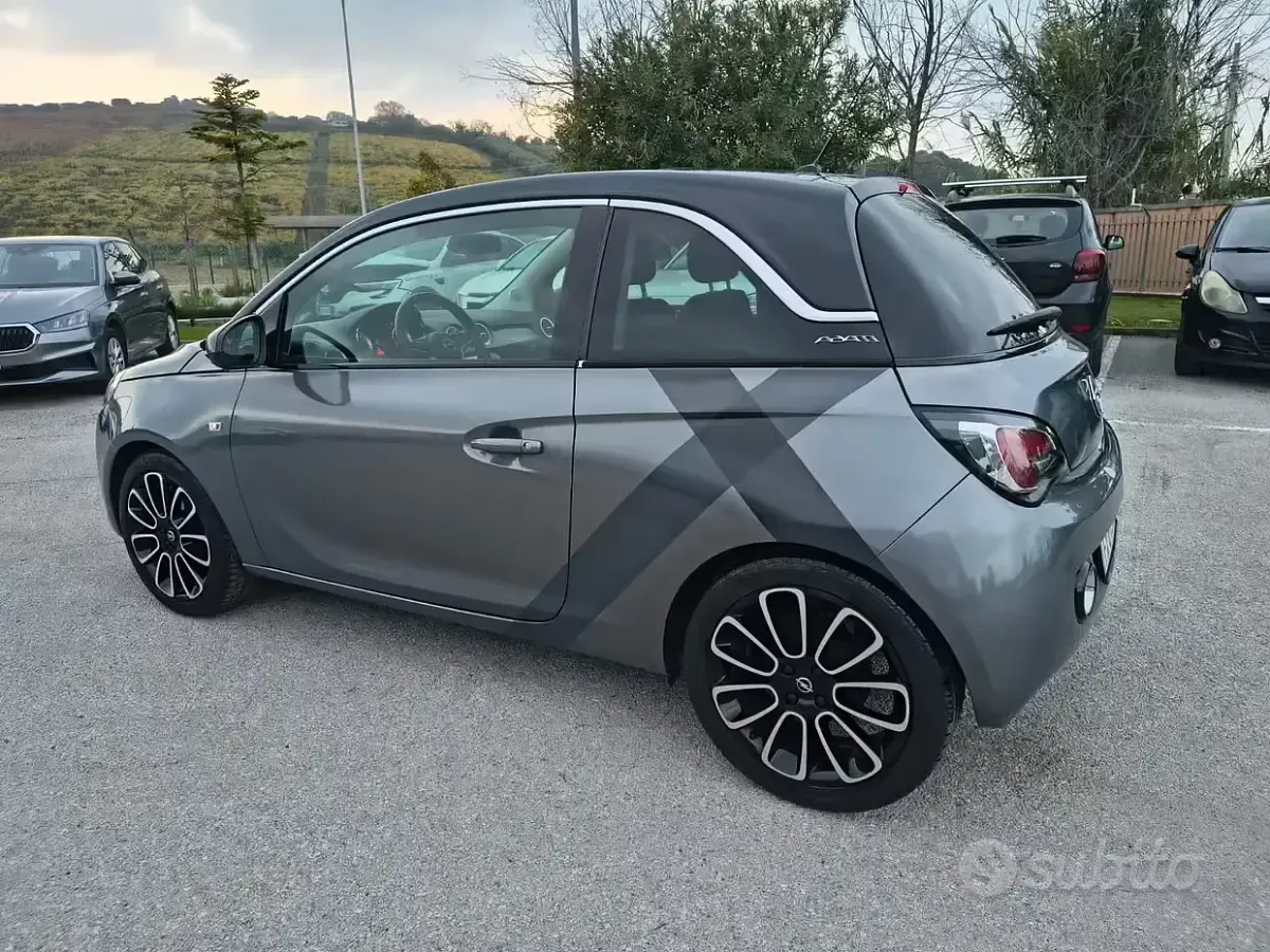 Usata Opel Adam Glam 69 CV (50 kW) 2019 Grigio Utilitaria