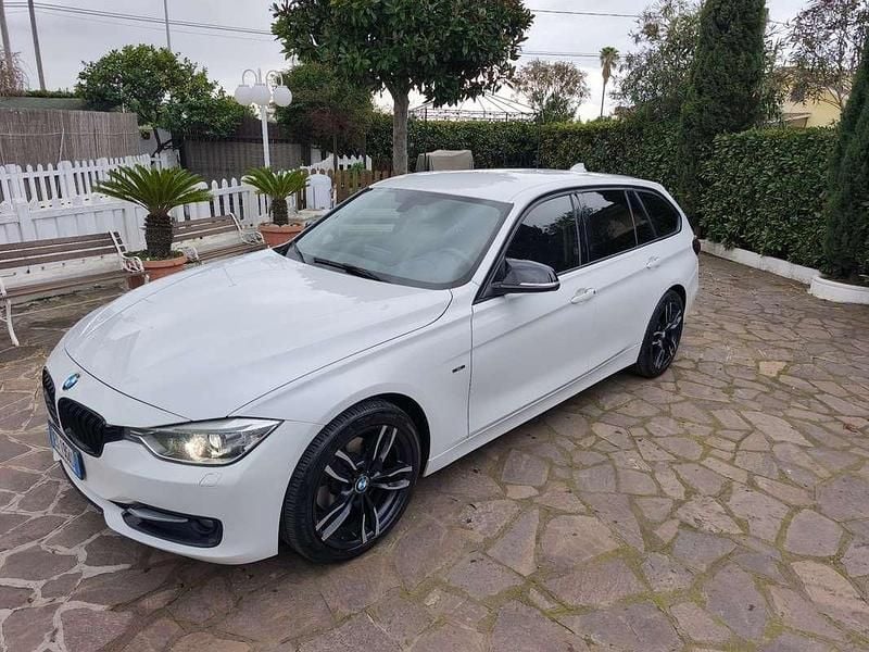 Usata BMW 320 Sport Line 184 CV (135 kW) 2013 Station wagon